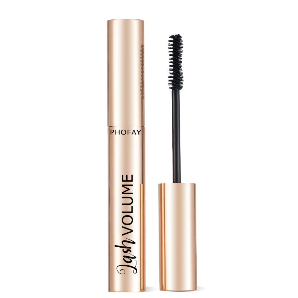 Velvet Lash Mascara application